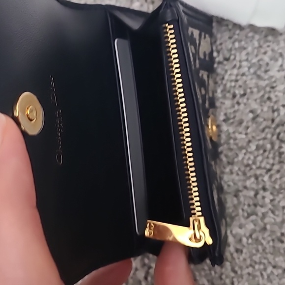 Sold - Picture 4 of 4